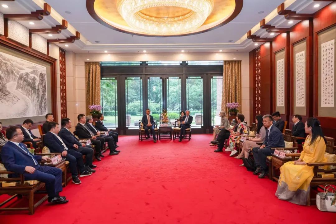 迅鐳激光董事長(zhǎng)受邀參加第八屆全球智庫(kù)峰會(huì)！(圖4)